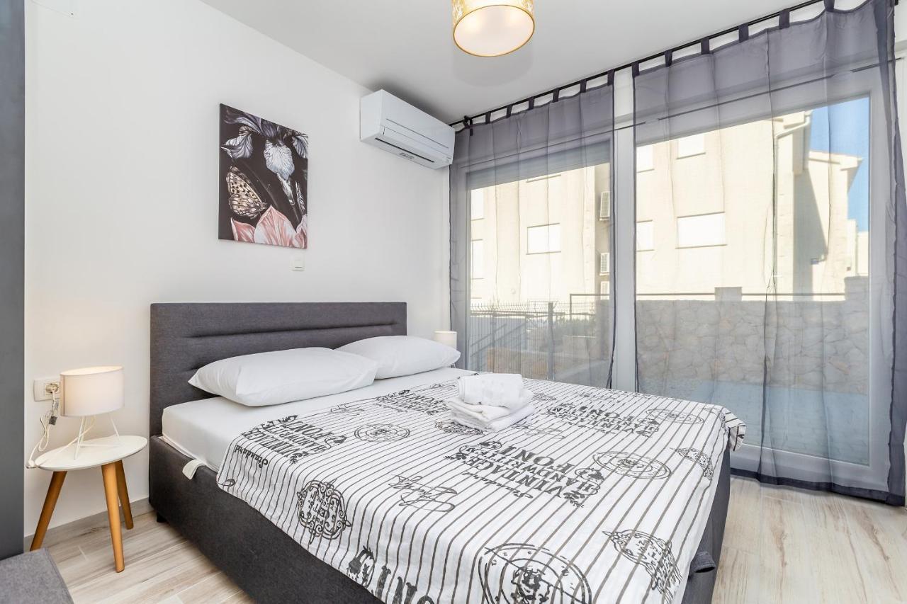 Apartments Solis Lacus Penthouse Njivice Esterno foto