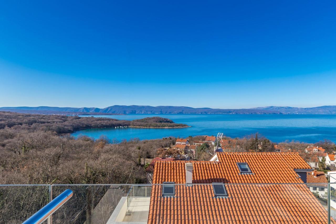 Apartments Solis Lacus Penthouse Njivice Esterno foto
