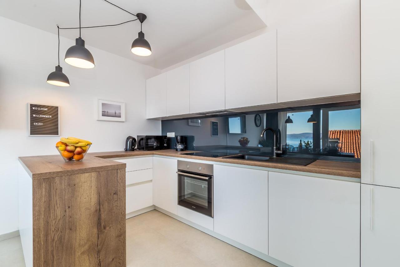 Apartments Solis Lacus Penthouse Njivice Esterno foto