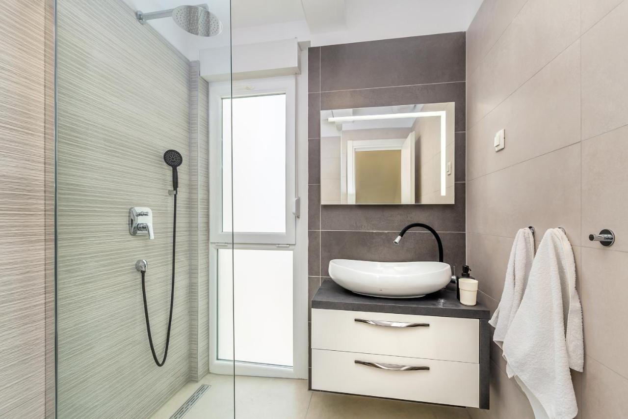 Apartments Solis Lacus Penthouse Njivice Esterno foto