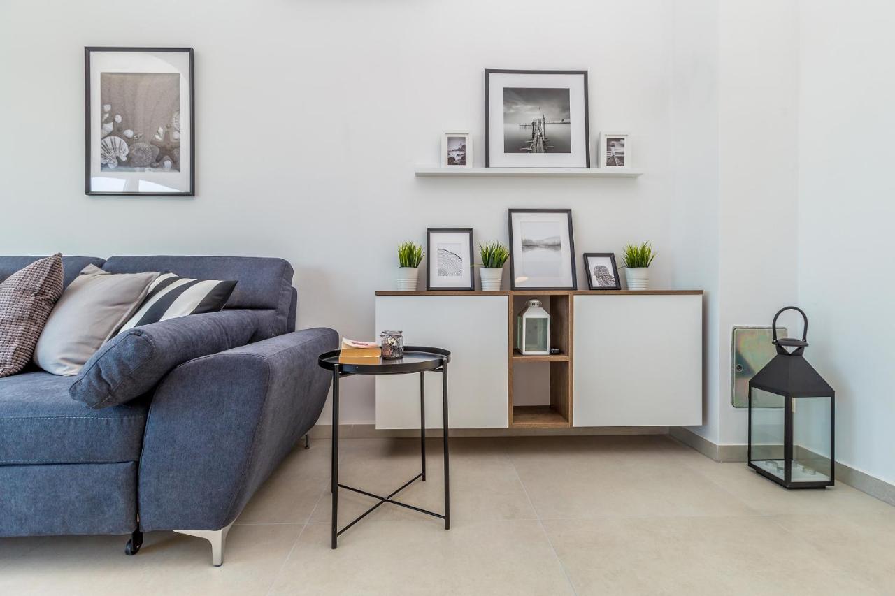 Apartments Solis Lacus Penthouse Njivice Esterno foto