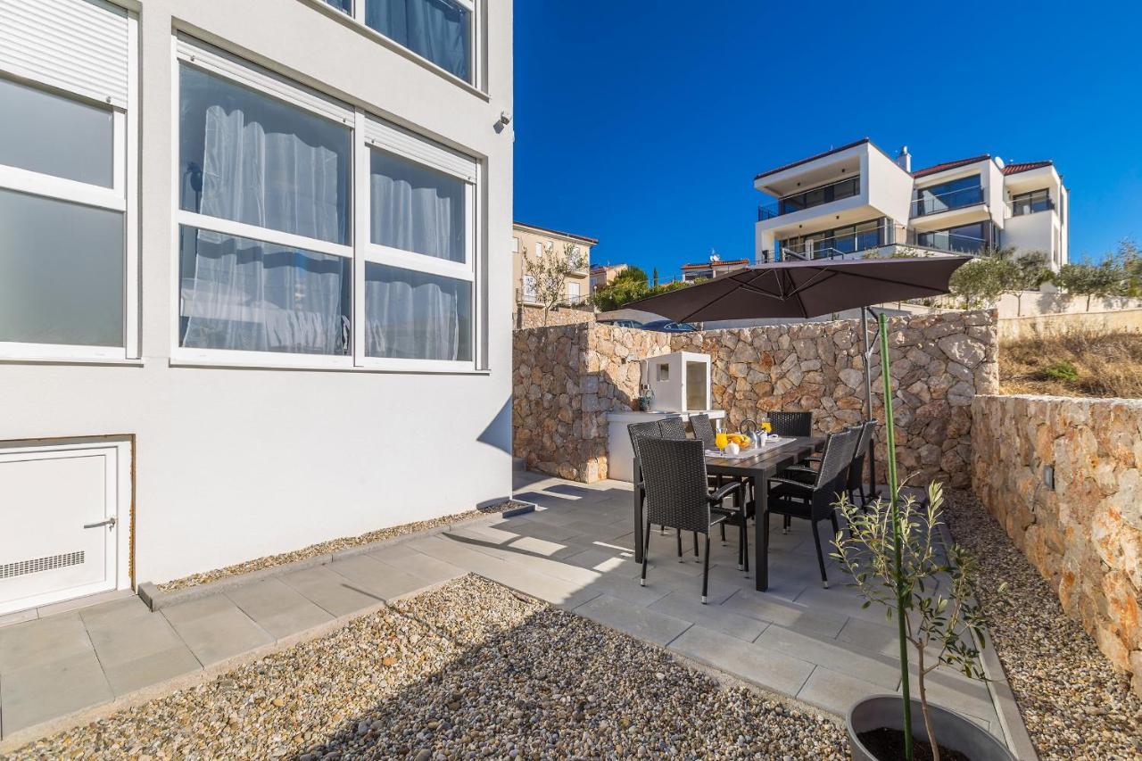 Apartments Solis Lacus Penthouse Njivice Esterno foto