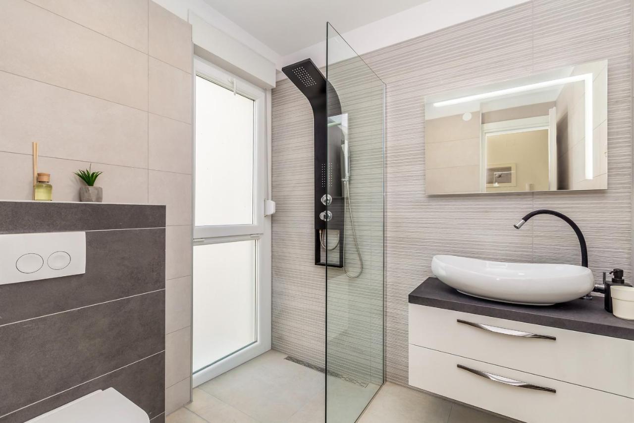 Apartments Solis Lacus Penthouse Njivice Esterno foto