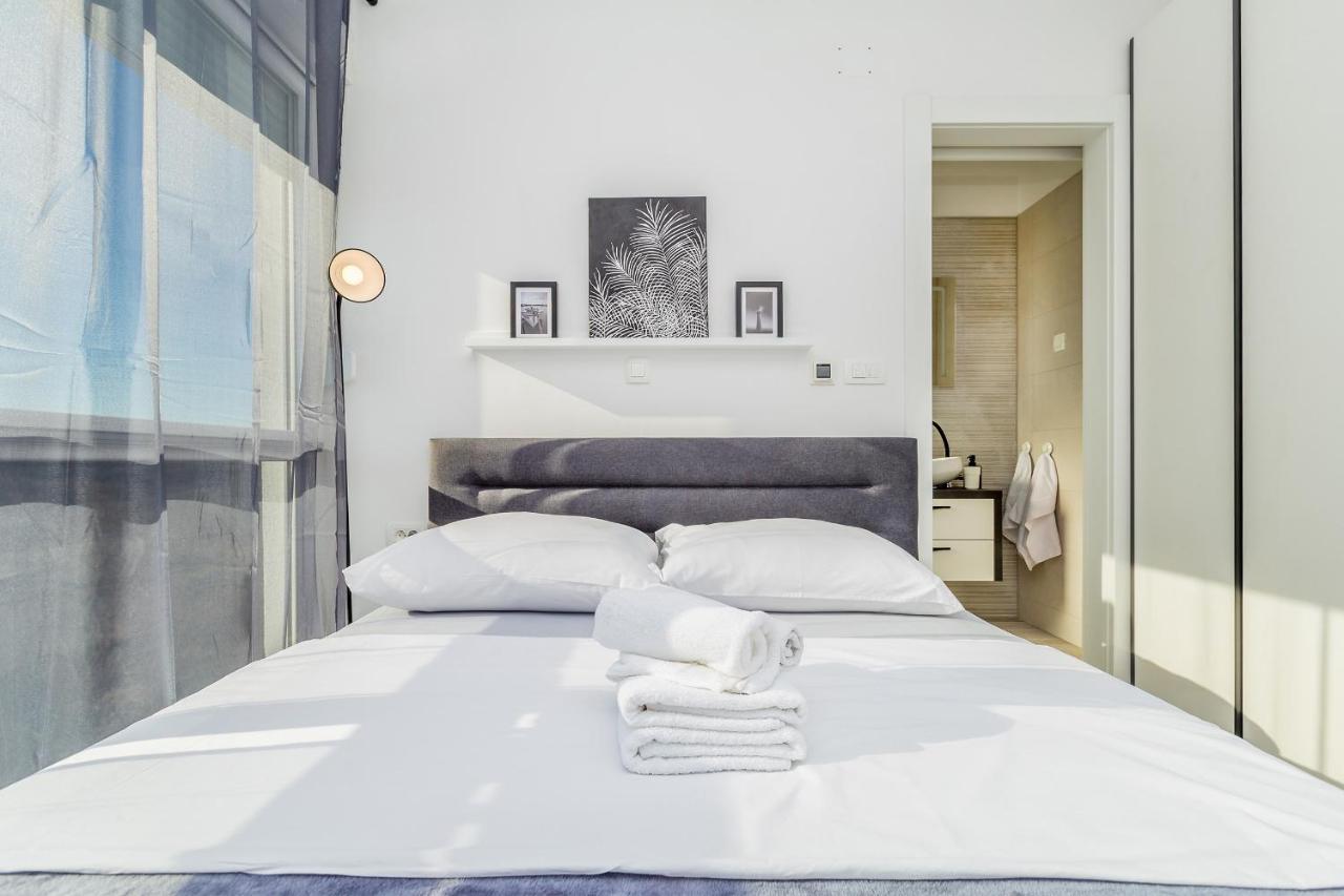 Apartments Solis Lacus Penthouse Njivice Esterno foto